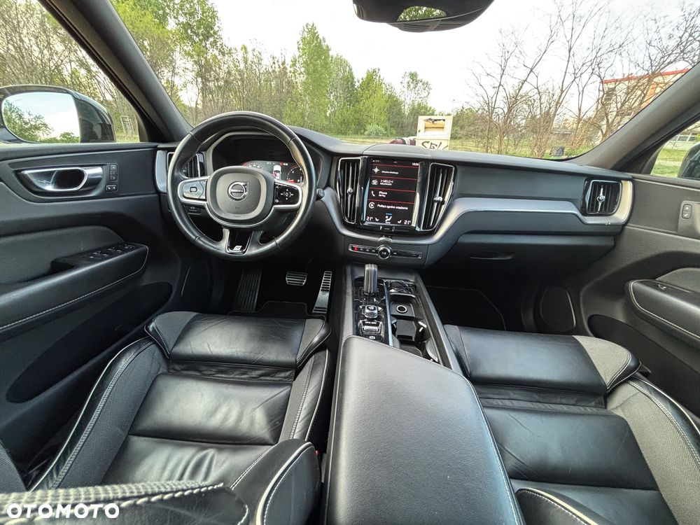 Volvo XC 60 B4 D AWD R-Design - 19