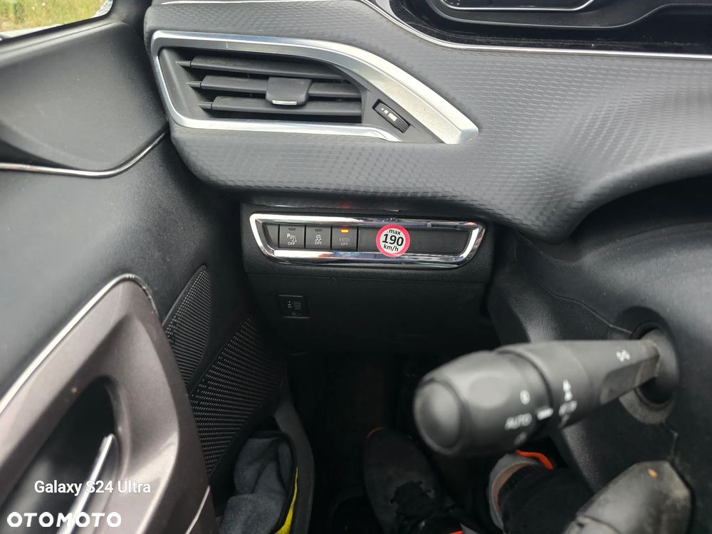 Peugeot 2008 - 10