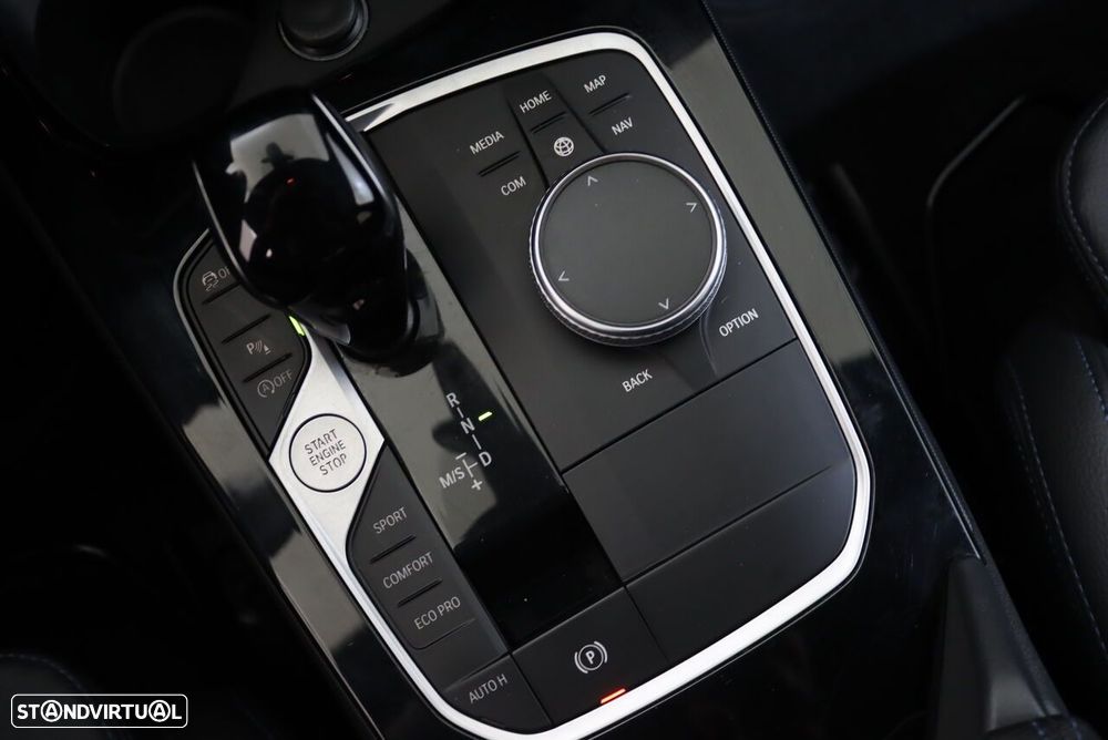 BMW 116 d Pack Desportivo M Auto - 29