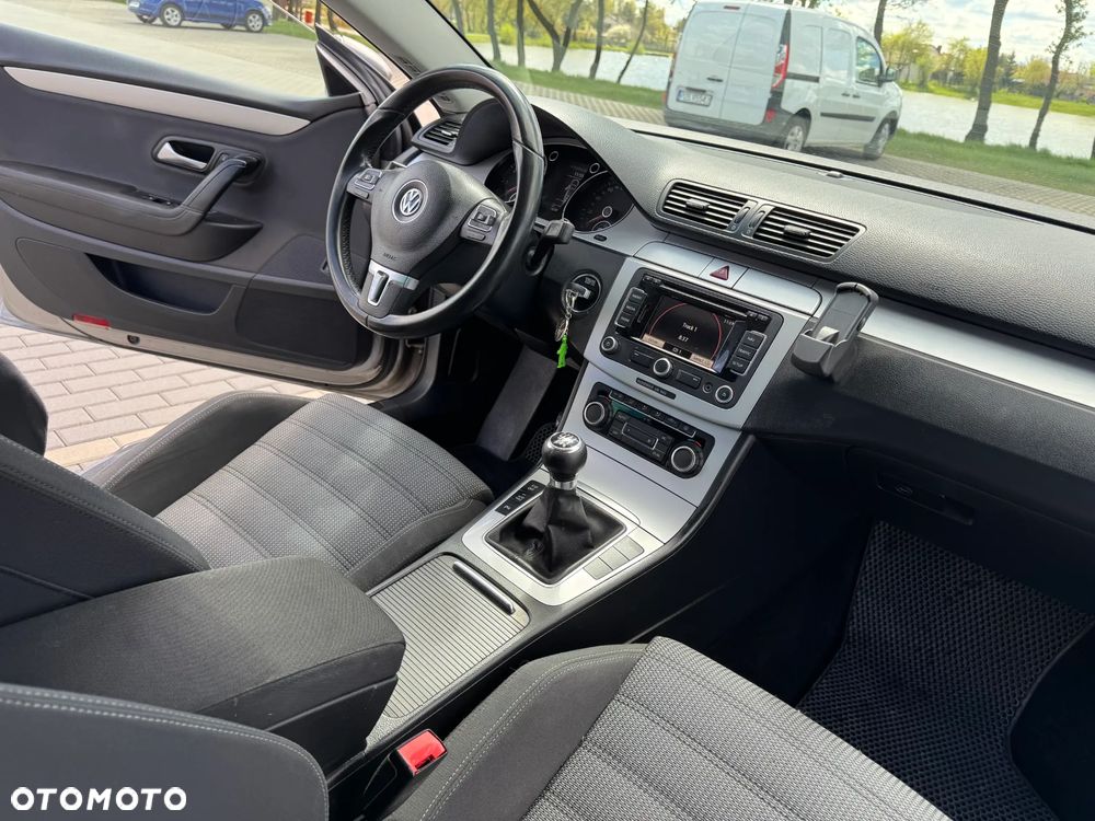 Volkswagen Passat CC - 16