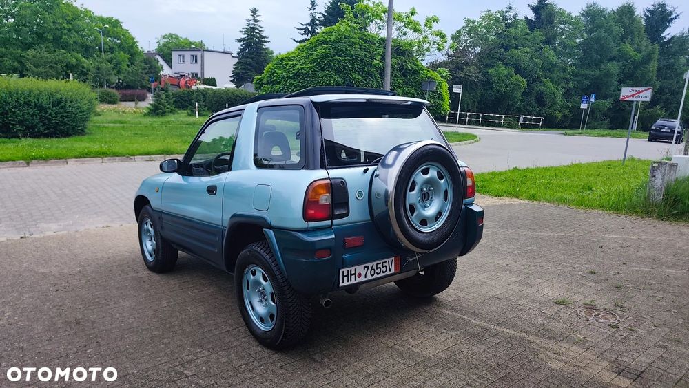 Toyota RAV4 2.0 GLi - 11