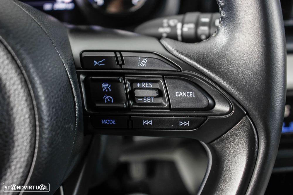 Toyota Yaris 1.5 HDF Luxury - 40