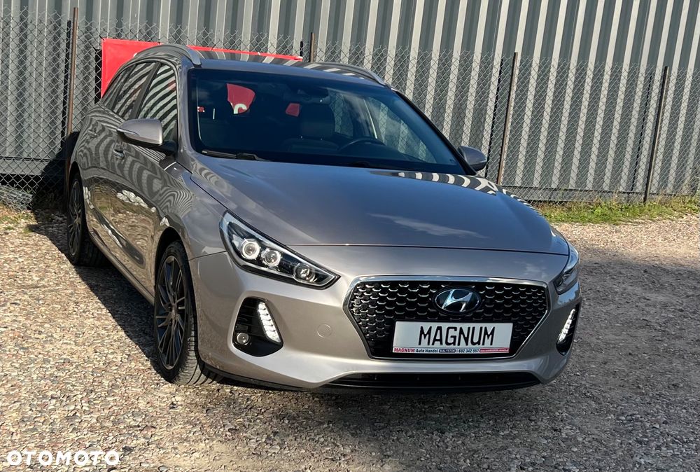 Hyundai i30 1.6 D Premiere Luxury DCT - 35