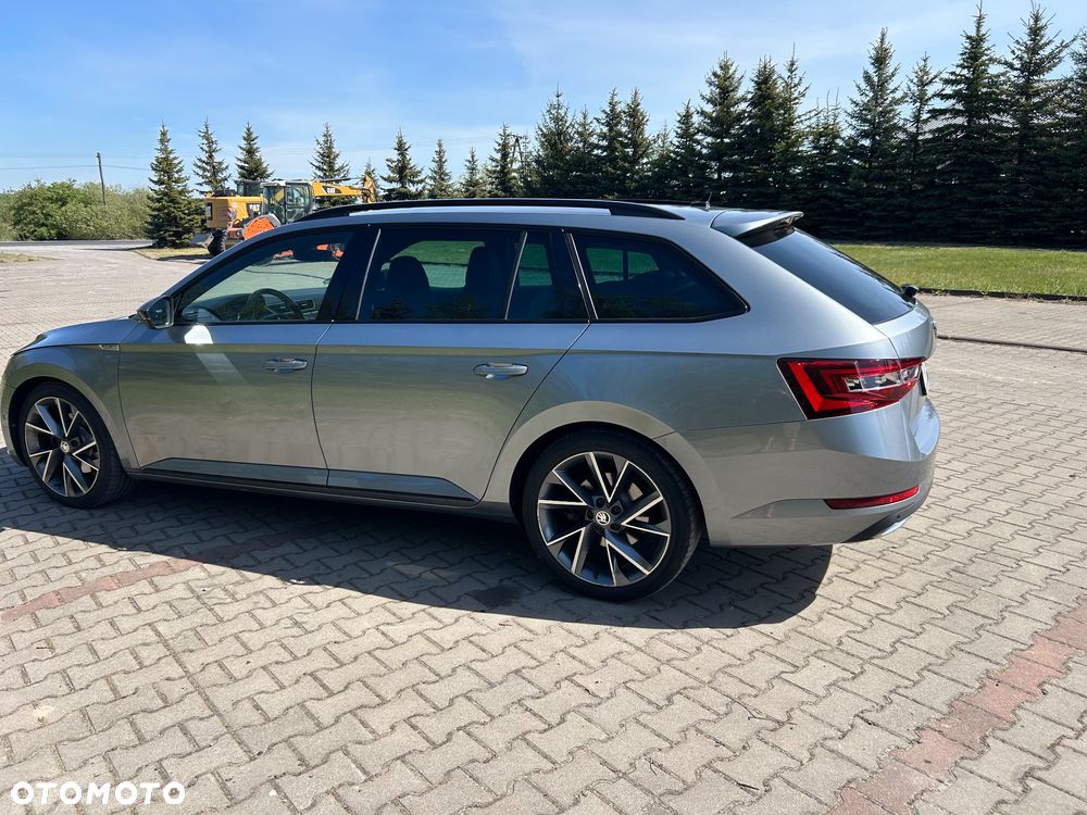 Skoda Superb 2.0 TDI DSG Sportline - 11