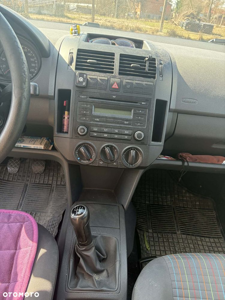 Volkswagen Polo 1.4 16V Comfortline - 4