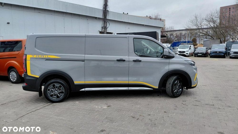 Ford Tourneo Custom - 4