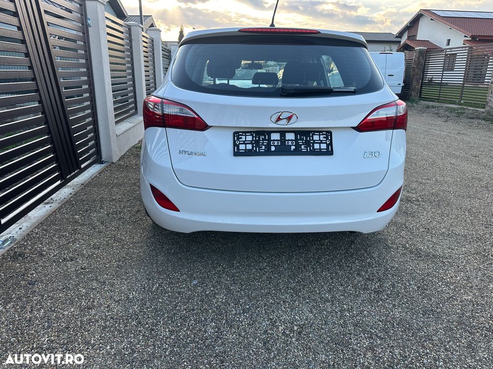 Hyundai i30 1.6 CRDI blue Style - 13