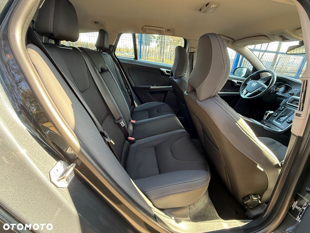 Volvo V60 D4 Drive-E Kinetic - 24