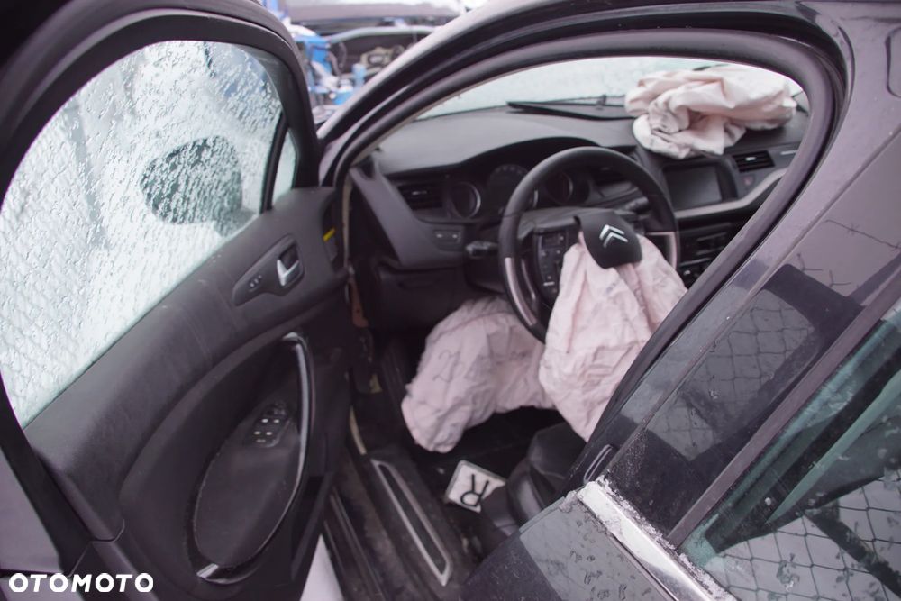 Auto na części - Citroen C5 II X7 Lift 2.0 HDI 163 KM RH02 20GF13 EEH 2011R Silnik Skrzynia Drzwi Klapa Zderzak Błotnik Lampa Lusterko Szyba Klamka Deska Kokpit Sterownik Moduł Czujnik Licznik Wyświetlacz Panel Kierownica - 8