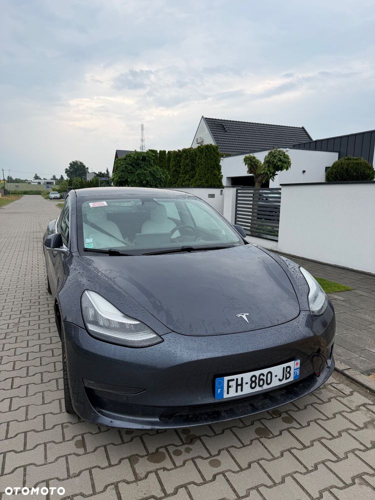 Tesla Model 3 - 2