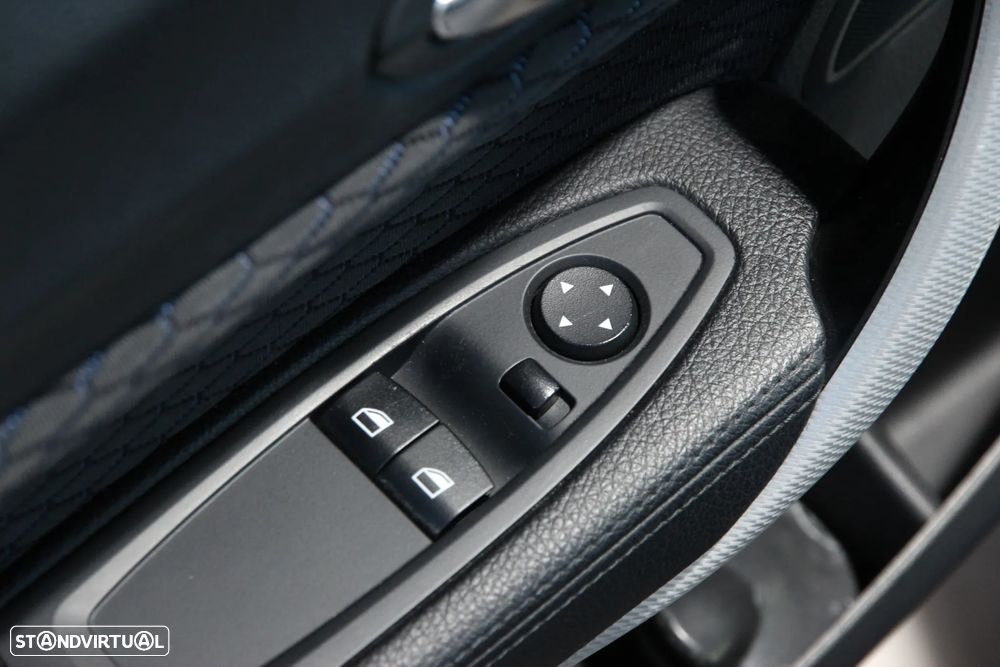 BMW M135i Standard - 12