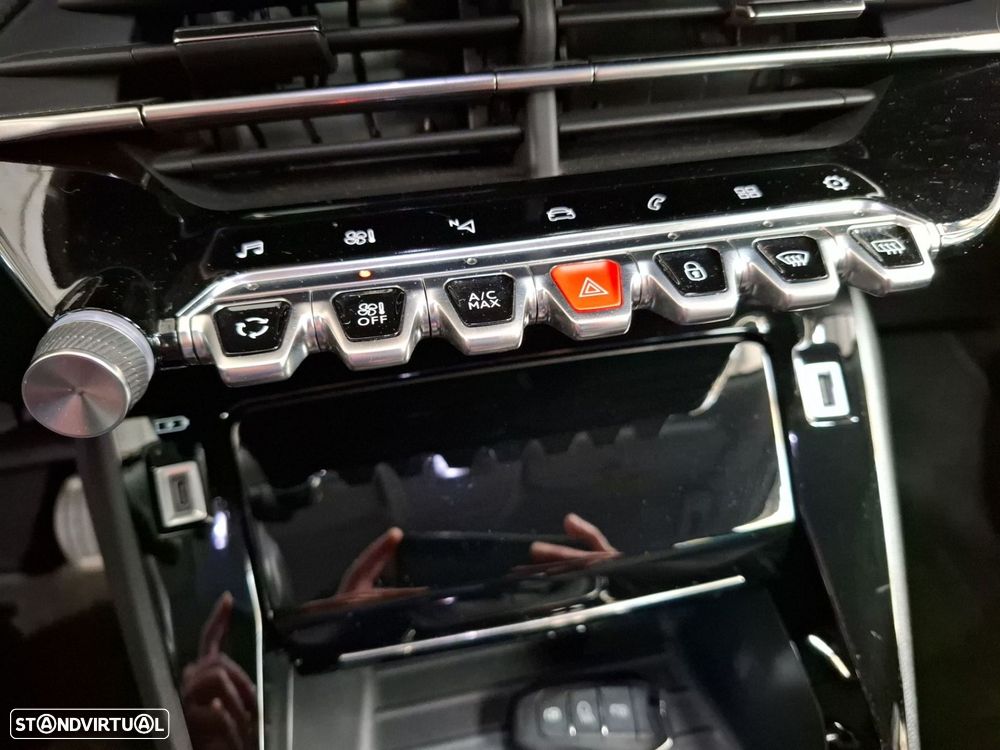 Peugeot 2008 1.2 PureTech Allure - 22