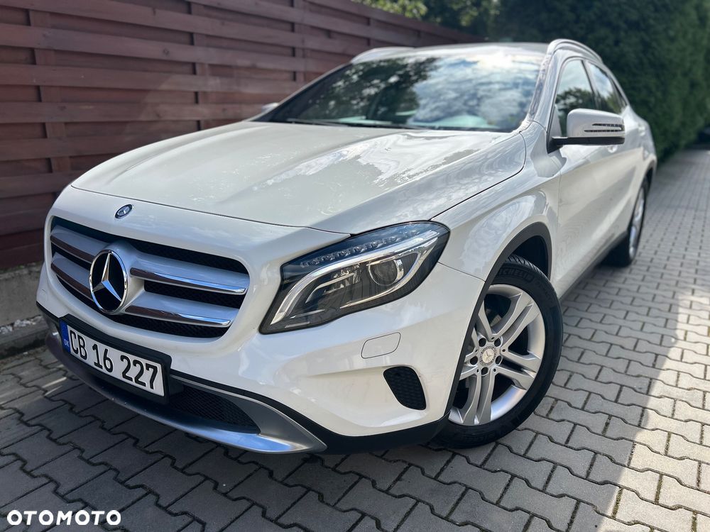 Mercedes-Benz GLA 180 Style - 1