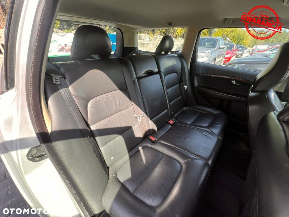 Volvo V70 2.4D Momentum - 40