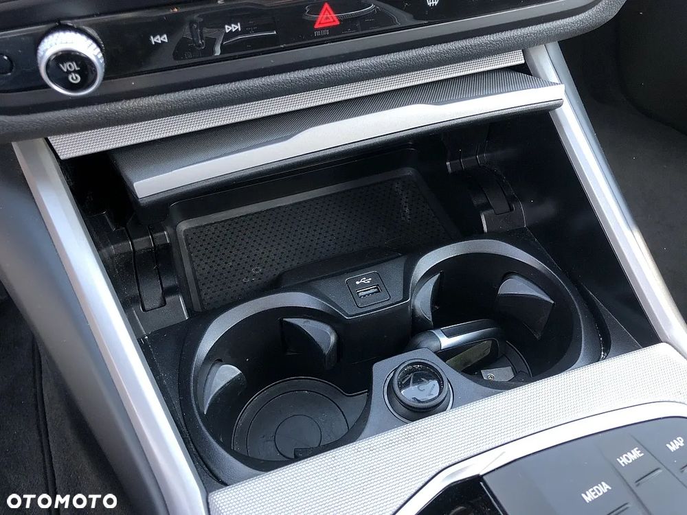 BMW Seria 3 318i Sport Line - 18