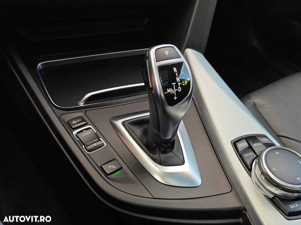 BMW Seria 3 320d Sport-Aut. Luxury Line - 24