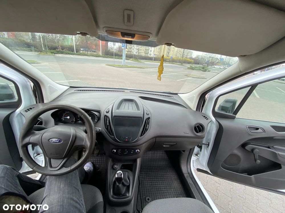 Ford Transit Courier - 9