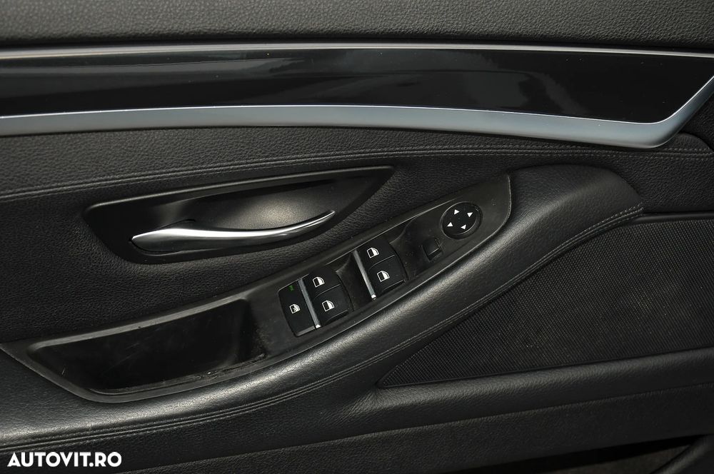 BMW Seria 5 520d Aut. - 25