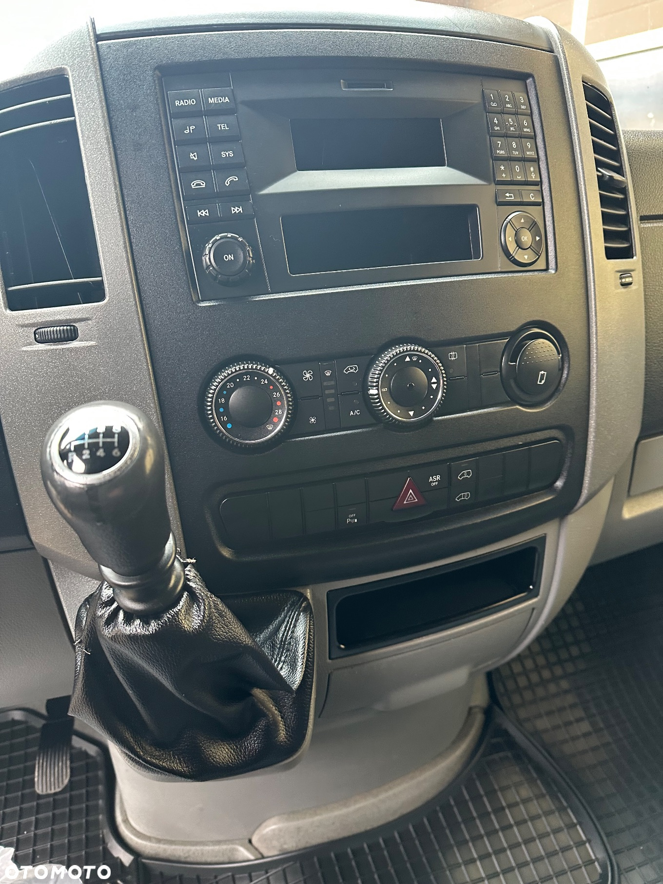 Mercedes-Benz SPRINTER - 13