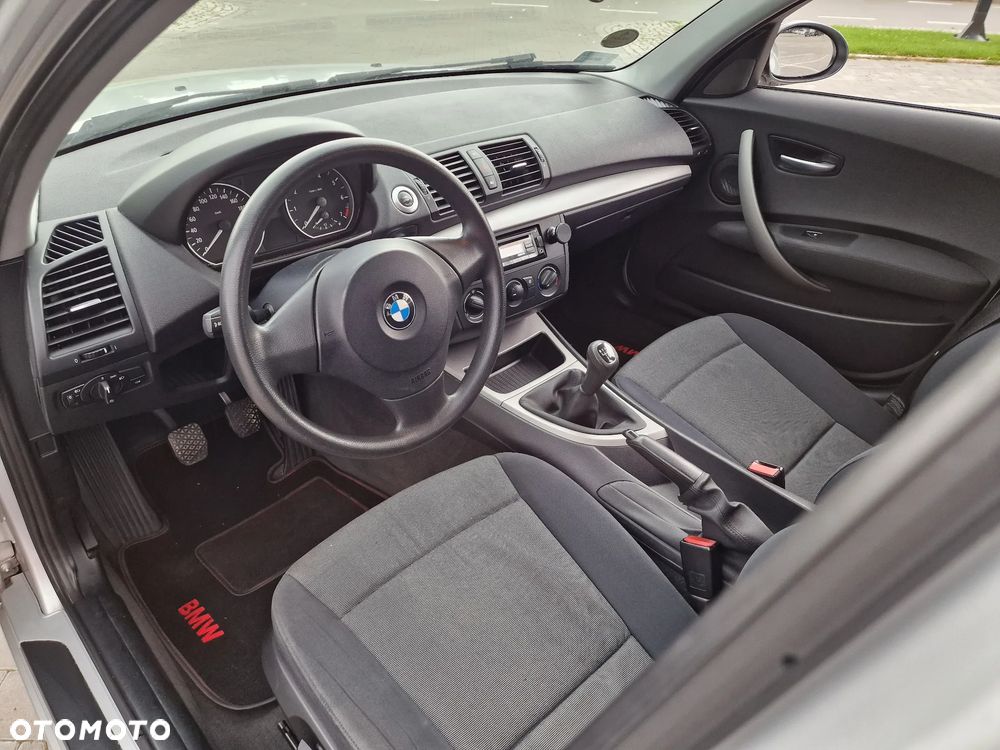 BMW Seria 1 116i - 6