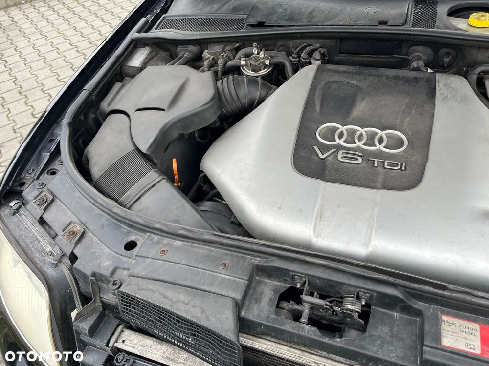 Audi A6 Limousine 2.5 TDI - 24