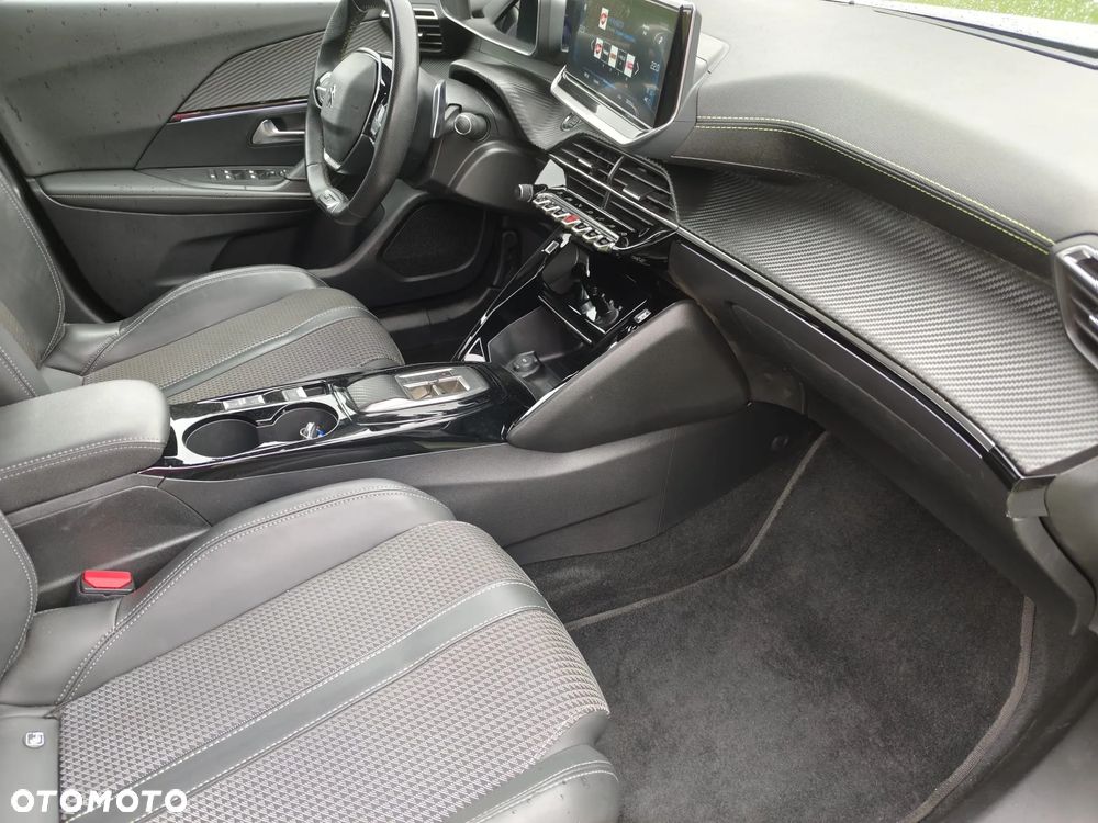 Peugeot 2008 1.2 PureTech GT Line S&S EAT8 - 9