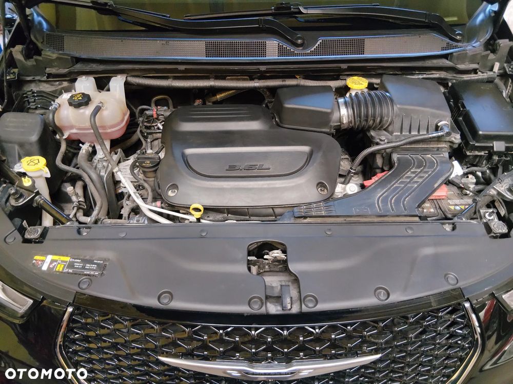 Chrysler Pacifica - 24