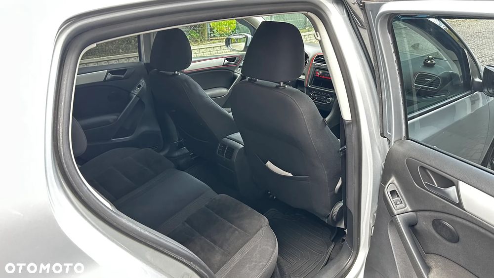Volkswagen Golf - 24