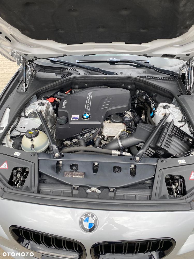 BMW Seria 5 528i xDrive - 7