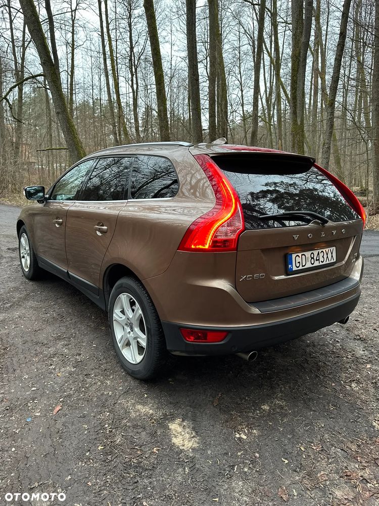 Volvo XC 60 T6 AWD Momentum - 4