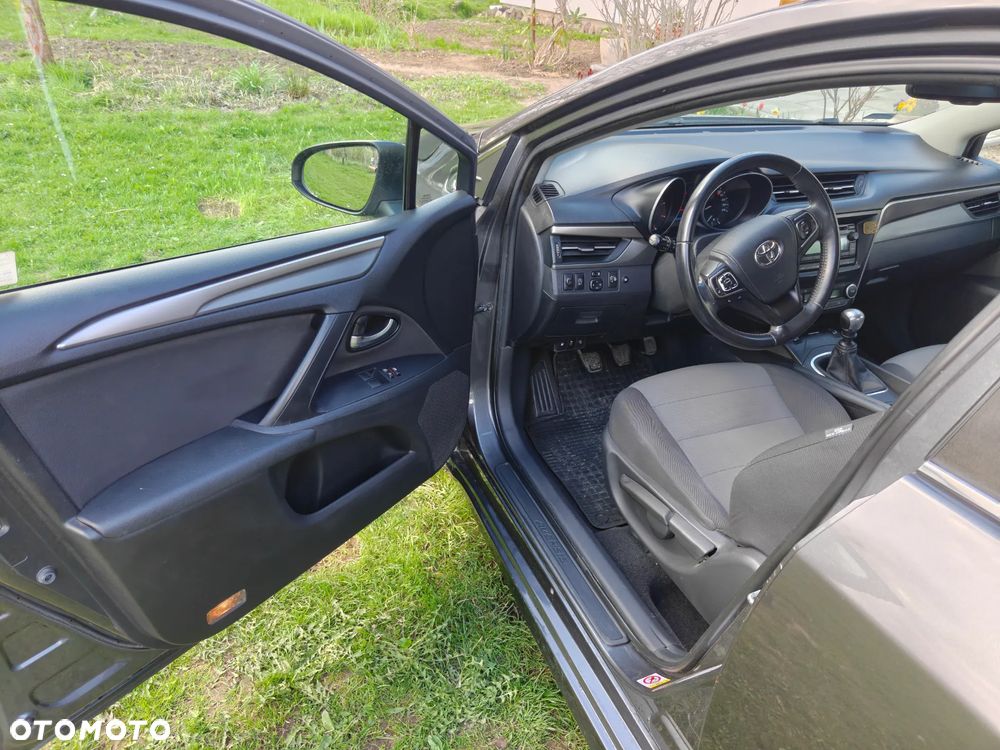 Toyota Avensis 1.6 D-4D Active - 18