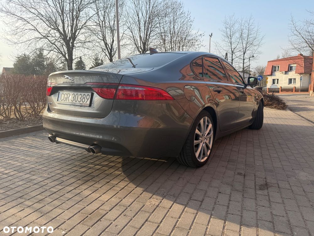 Jaguar XF 2.0 i4D Prestige - 6