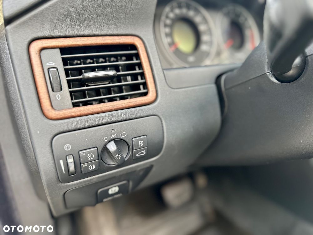 Volvo V70 D5 Summum - 11