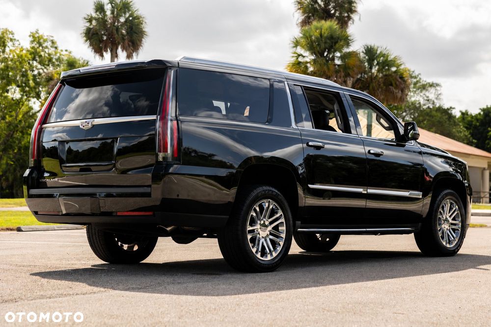 Cadillac Escalade - 11