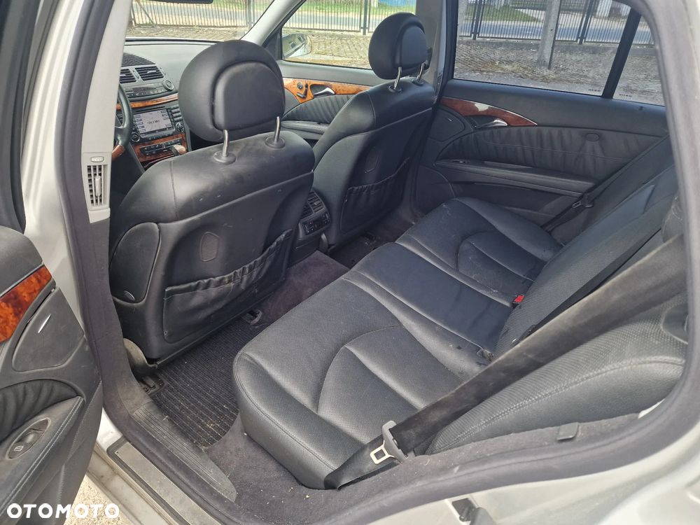Mercedes-Benz Klasa E 320 T 4Matic Elegance - 9