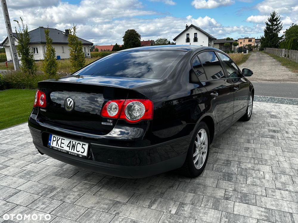 Volkswagen Passat - 14