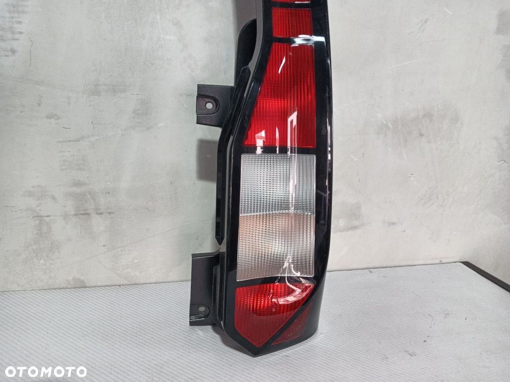 LAMPA TYŁ TYLNA PRAWA VW CADDY V 2K7945258 - 2