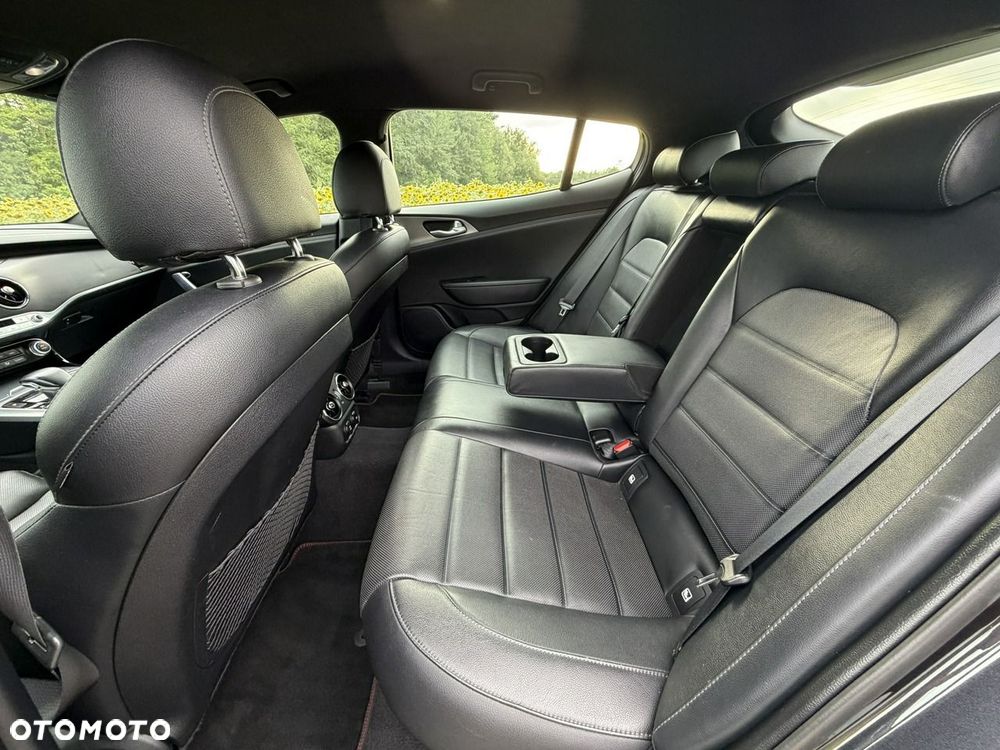 Kia Stinger - 16