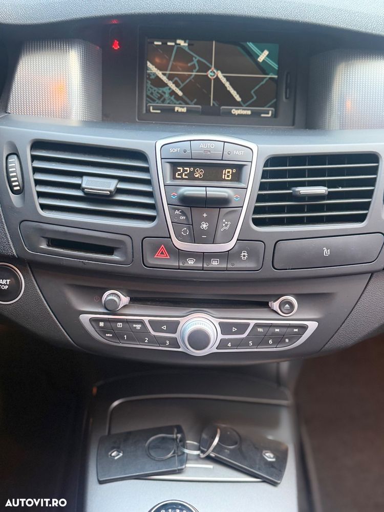Renault Laguna dCi 110 FAP Bose Edition - 12