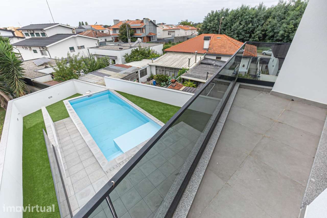 Esta extraordinária moradia T3+1 de arquitetura contemporânea - Grande imagem: 5/40