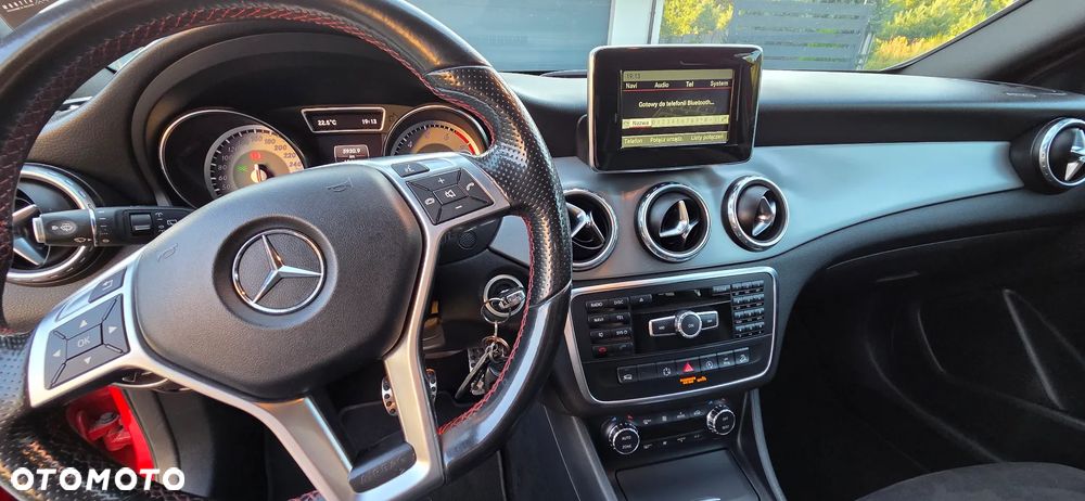 Mercedes-Benz GLA 250 4-Matic - 11