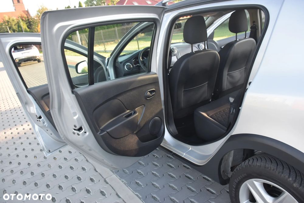 Dacia Sandero TCe 90 Laureate - 15