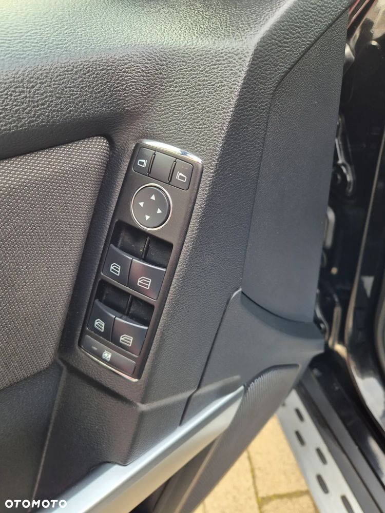 Mercedes-Benz GLK 220 CDI DPF BlueEFFICIENCY SPORT EDITION - 19