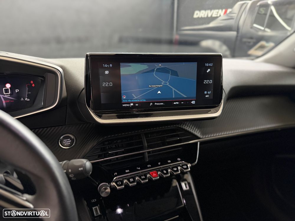 Peugeot 2008 PureTech 130 EAT8 Allure Pack - 17