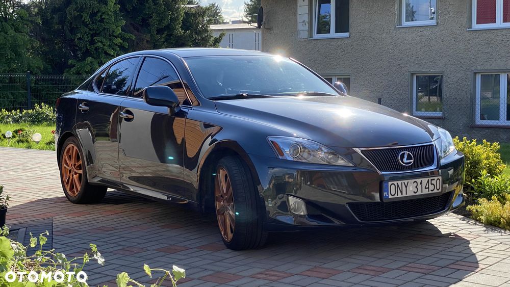 Lexus IS - 30