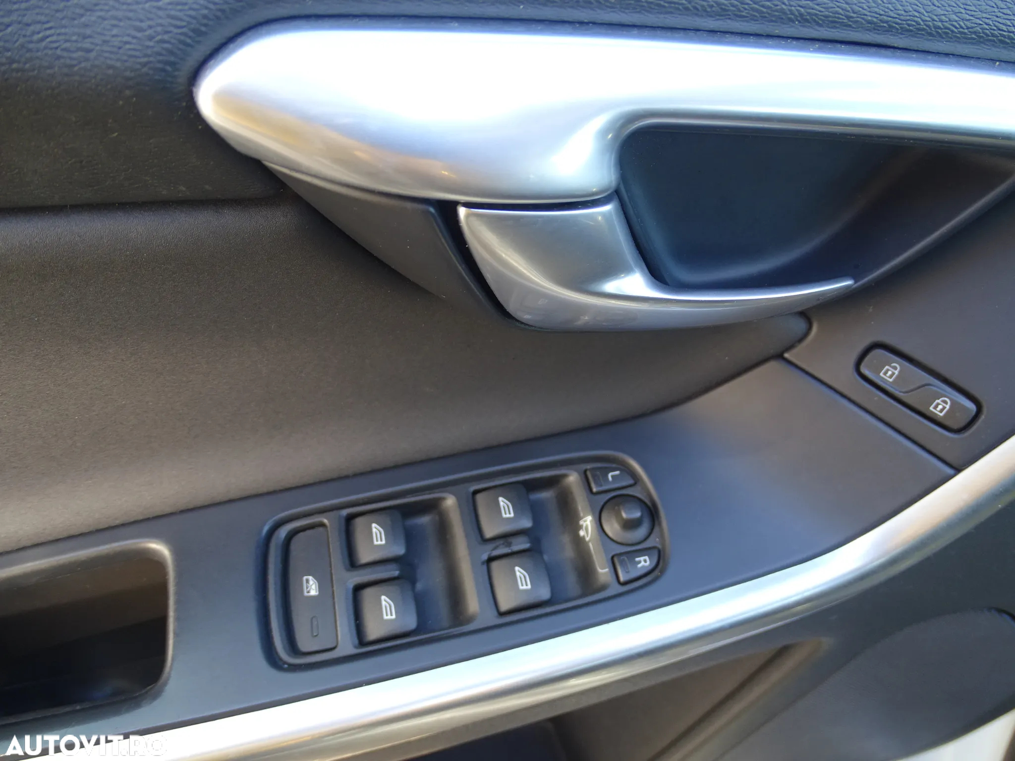 Volvo XC 60 D3 Momentum - 7
