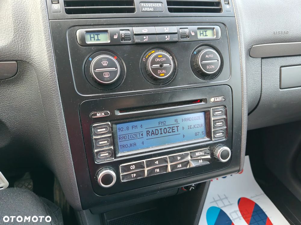 Volkswagen Touran 2.0 FSI Highline - 25