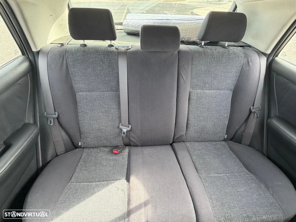 Toyota Corolla 1.4 SE - 15