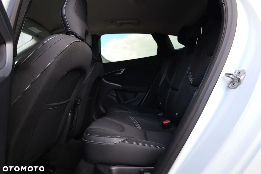 Volvo V40 T2 Drive-E Momentum - 21