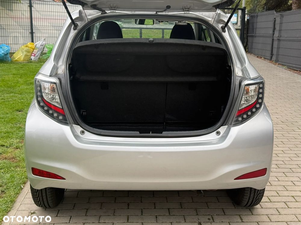 Toyota Yaris Hybrid 100 Premium - 7